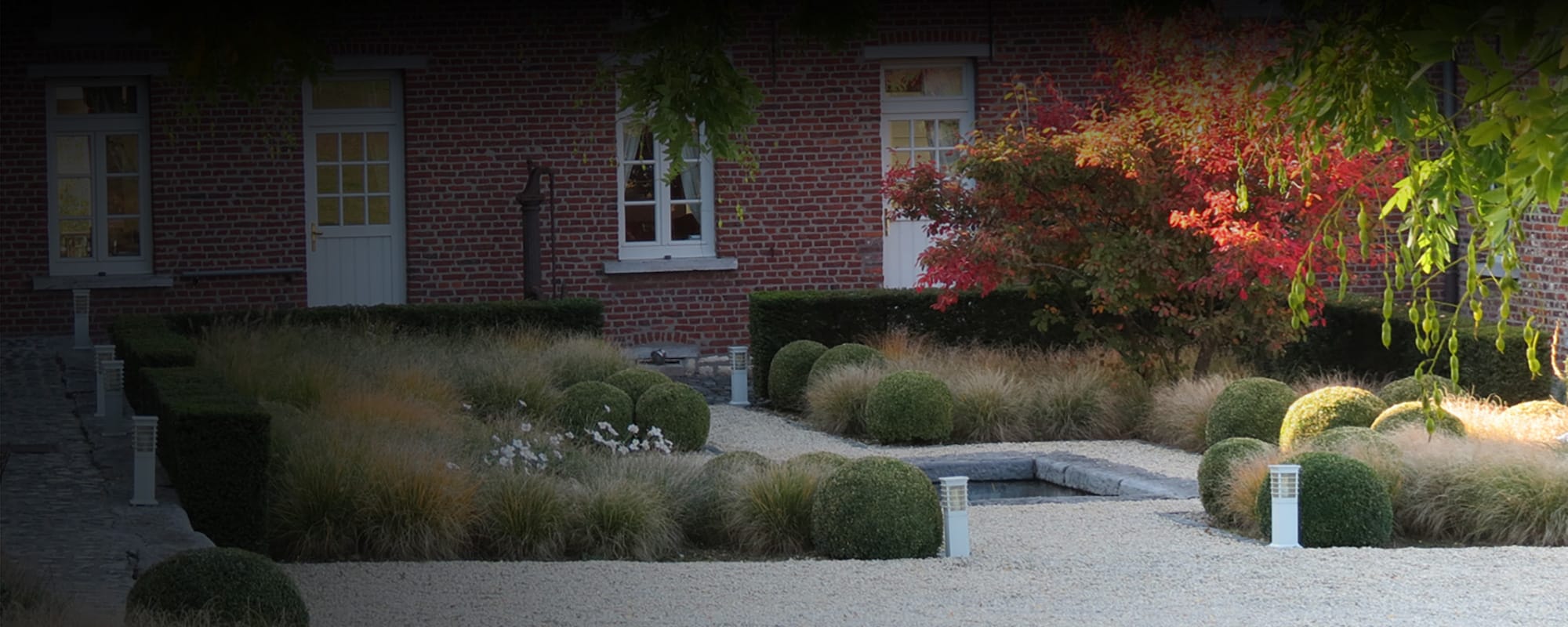 Cour de ferme en jardin